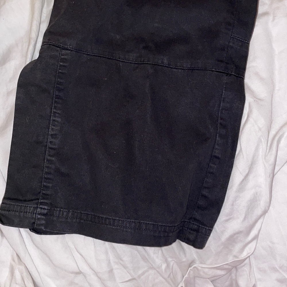 BabyStyle Maternity Capris - Picture 5 of 7